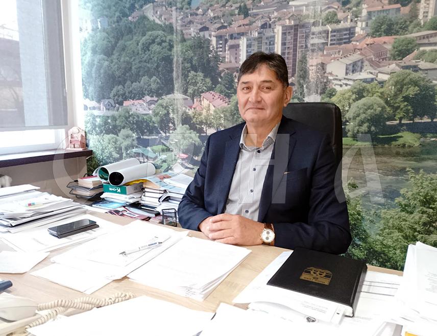 НОВИ ГРАД, 1. ЈАНУАРА /СРНА/ - Начелник општине Нови Град Мирослав Дрљача рекао је да је 2024. била још једна изазовна година, али да је у овој локалној заједници обезбијеђено нормално функционисање и истакао да очекује да ће у 2025. години бити настављени пројекти значајни за грађане.