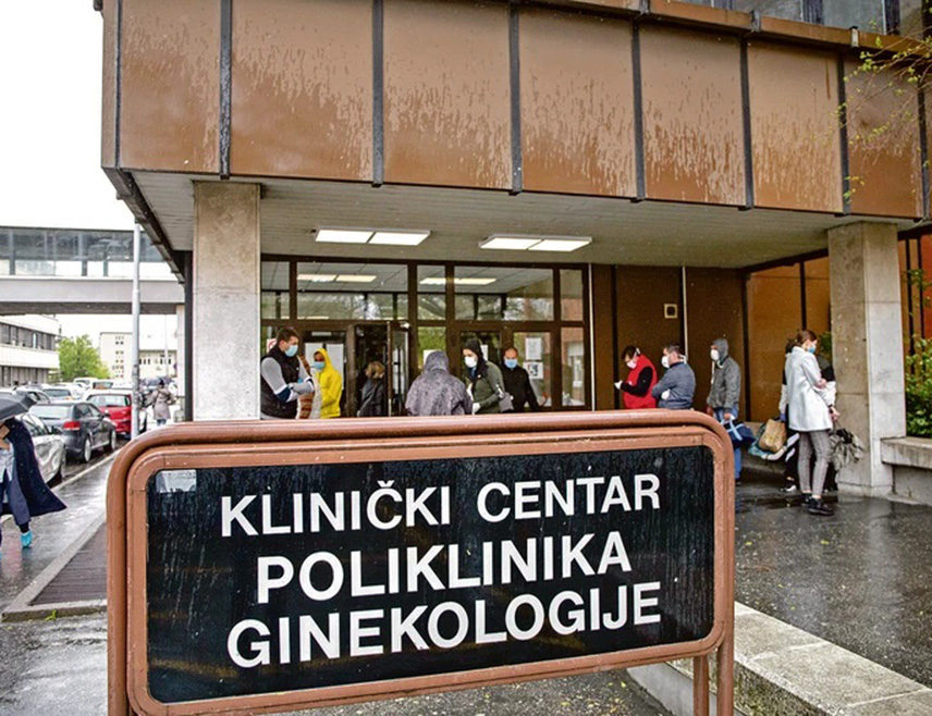 БЕОГРАД, 1. ЈАНУАРА /СРНА/ - Прва беба рођена у Новој години у Београду је дјечак кога је Бојана Павловић донијела на свијет у Гинеколошко-акушерској клиници у Вишеградској.