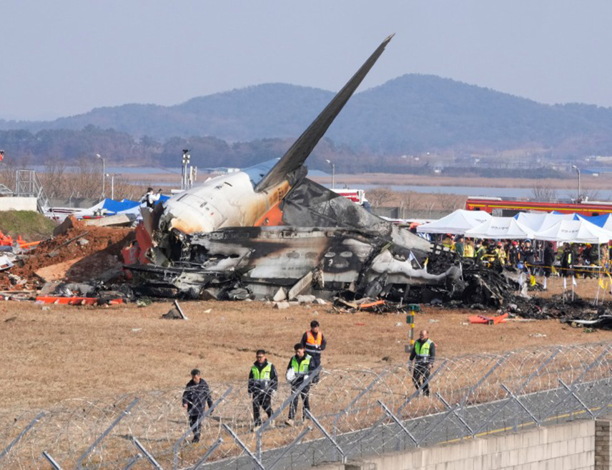 СЕУЛ, 1. ЈАНУАРА /СРНА/ - Подаци са црне кутије из пилотске кабине из авиона компаније "Џеџу ер", који се недавно срушио у Јужној Кореји, су у потпуности извучени и тренутно се анализирају, саопштено је из јужнокорејског Министарства за земљиште, инфраструктуру и транспорт.