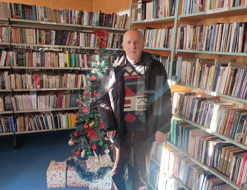 СРЕБРЕНИЦА, 2. ЈАНУАРА /СРНА/ - Удружење обољелих од мултипле склерозе регије Бирач је поводом јубилеја, 25 година од оснивања, обезбиједило и данас завршило уручивање новогодишњих, односно божићних пакетића за 43-оро дјеце и унучади чланова Удружења, рекао је Срни његов предсједник Милан Стјепановић.