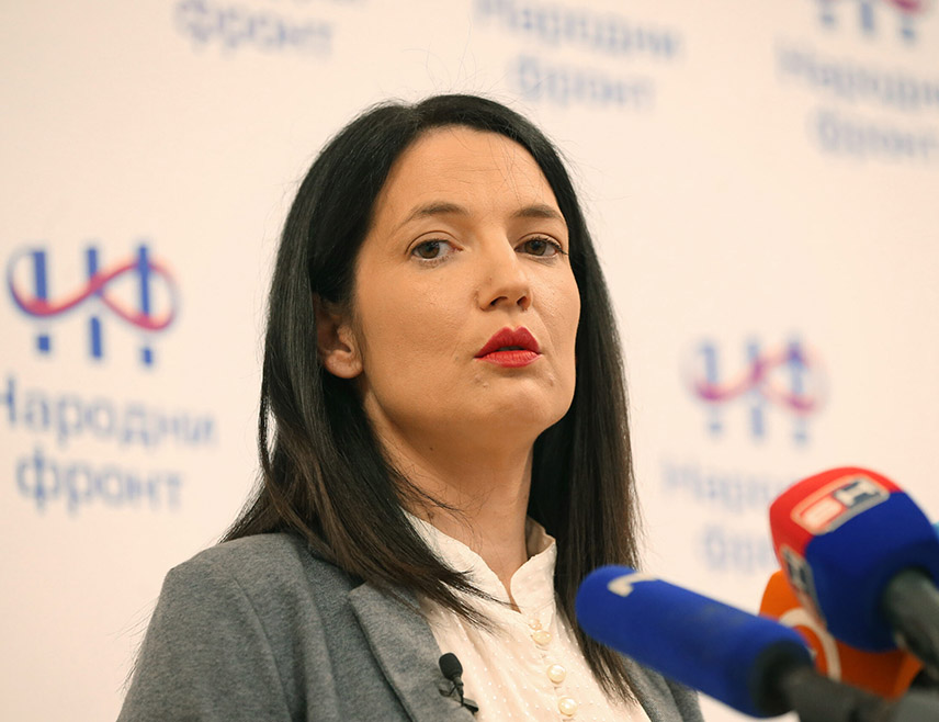 БАЊАЛУКА, 2. ЈАНУАРА /СРНА/ - Предсједник Народног фронта Јелена Тривић изјавила је да је Бањалука у 2025. годину ушла са најзагађенијим ваздухом, клизавим и неочишћеним тротоарима, гомилама смећа и привременим финансирањем.