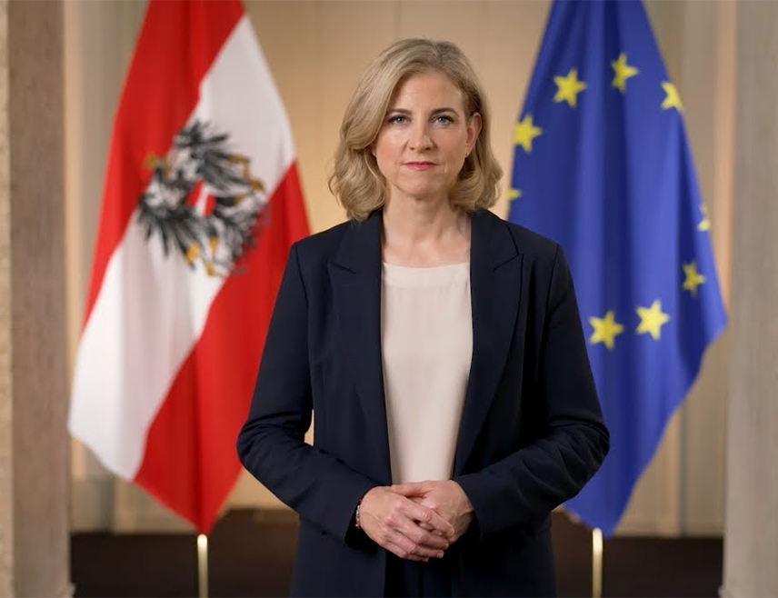 БЕЧ, 3. ЈАНУАРА /СРНА/ - Либерална партија Неос, која је најмања од три странке центра у коалиционим разговорима у Аустрији, повукла се из преговора, изјавила је лидер странке Беате Мајнл Рајзингер.