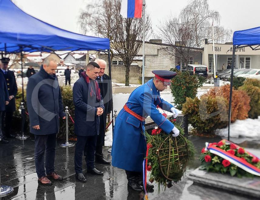 МОДРИЧА, 3. ЈАНУАРА /СРНА/ - Министар правде Републике Српске Милош Букејловић указао је данас на значај очувања успомене на појединце који су допринијели развоју Српске, међу којима је и некадашњи предсједник Републике Милан Јелић.