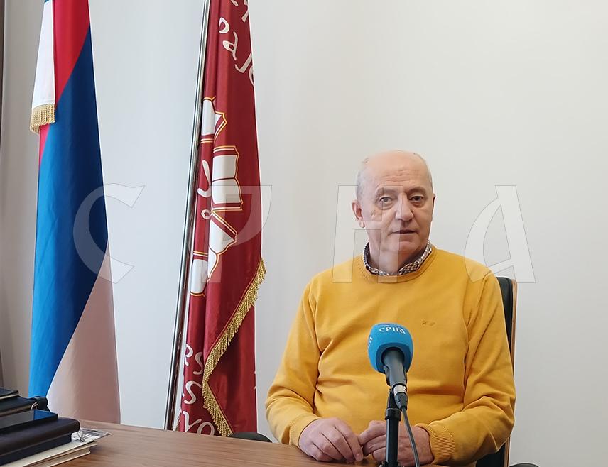 Универзитет је настао када и Република Српска. Тренутно студира око 8.000 студената, међу којима око 450 страних из 29 земаља. Сада ће имати фантастичне услове за рад. Концертна дворана би требала да буде завршена у наредним мјесецима