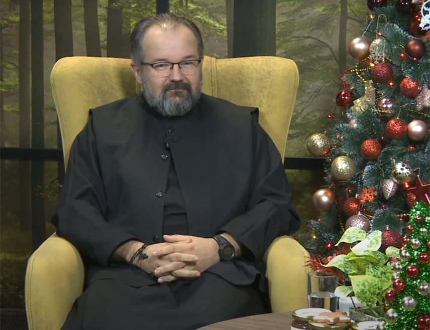 TРЕБИЊЕ, 6. ЈАНУАРА /СРНА/ - За Божић, који је уз Васкрс један од два највећа хришћанска празника, најважнија порука јесте мир и праштање, изјавио је Срни билећки свештеник Александар Шмања.