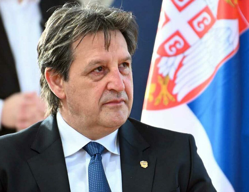 БЕОГРАД, 8. ЈАНУАРА /СРНА/ - Министар одбране Србије Братислав Гашић поручио је да је Дан Републике Српске празник чију свечану симболику једнако доживљавају Срби у матици и сви њихови сународници широм свијета.