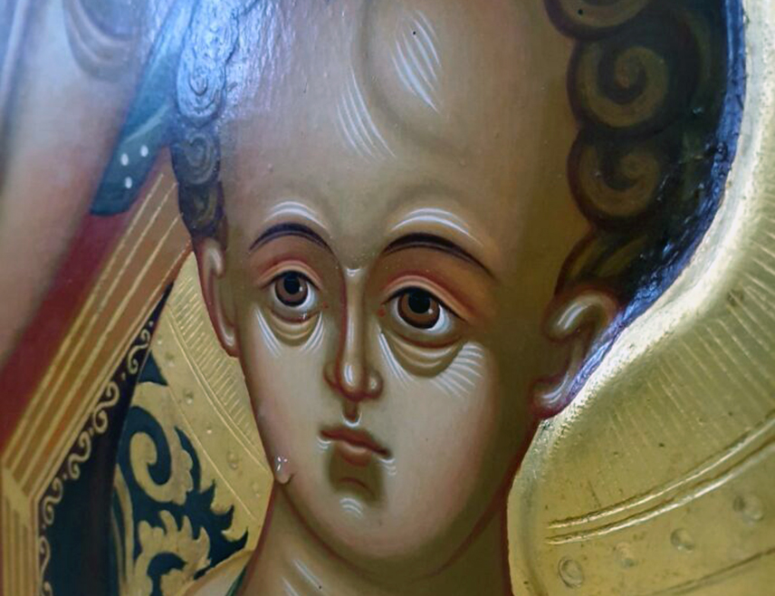 ПРИЗРЕН, 5. ЈАНУАРА /СРНА/ - У Храму Светог Ђорђа у Призрену вјерници су примијетили да на икони сликаној по узору на чудотворну икону Казањске Богородице са Христом, из очију Спаситеља теку сузе.