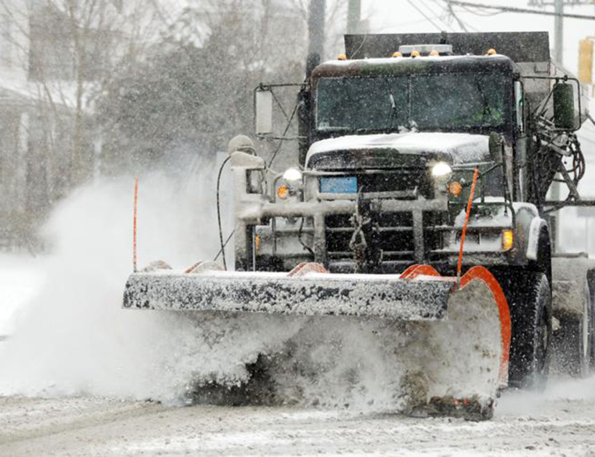 ЛОНДОН, 5. ЈАНУАРА /СРНА/ - Десетине милиона Американаца суочавају се са снажном сњежном олујом која би могла да донесе најнижу температуру у посљедњих више од десет година.