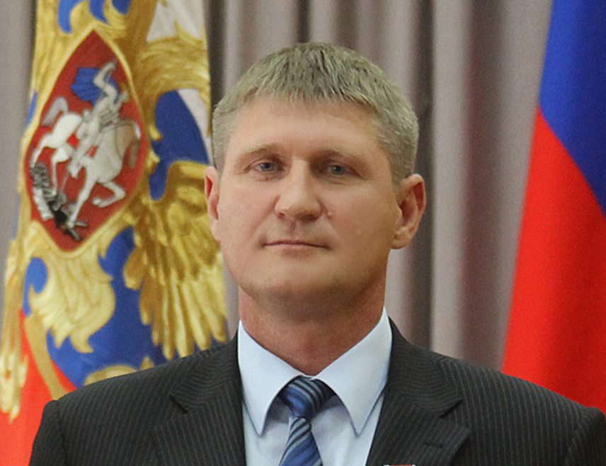 МОСКВА, 5. ЈАНУАРА /СРНА/ - ЕУ је потребан савез са Русијом како би се спасила од америчког ропства, оцијенио је посланик руске Думе Михаил Шеремет.