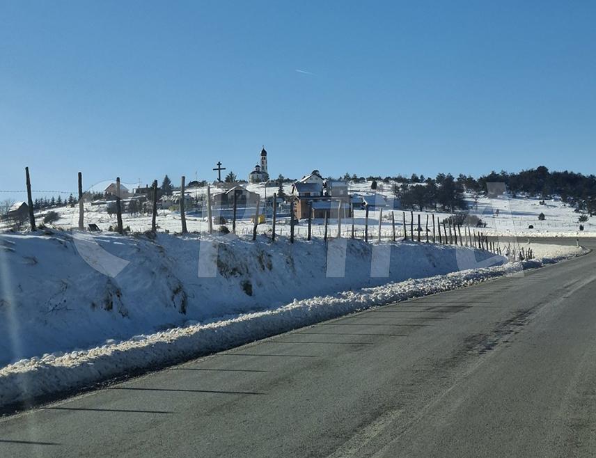 ИСТОЧНО САРАЈЕВО, 5. ЈАНУАРА /СРНА/ - У Републици Српској и Федерацији БиХ /ФБиХ/ сутра ће бити претежно облачно вријеме са температуром ваздуха до 12, на југу до 15 степени Целзијусових.