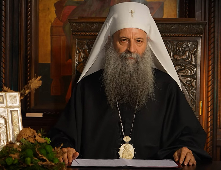 БЕОГРАД, 7. ЈАНУАРА /СРНА/ - Његова светост патријарх српски Порфирије и архијереји Српске православне цркве /СПЦ/ позвали су у божићној посланици православне Србе да по сваку цијену међу собом граде мостове разумијевања, љубави и мира, те поручили да вјерују да ће за српски народ засјати сунце правде.