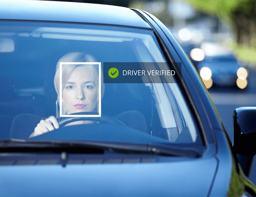 ЛАС ВЕГАС, 7. ЈАНУАРА /СРНА/ - Аутомобили који могу да препознају своје власнике из даљине стижу на тржиште за само неколико година, објавио је гигант за производњу аутомобилских гума "Континентал", који је приказао прототип савременог возила на сајму технологије ЦЕС у Лас Вегасу.