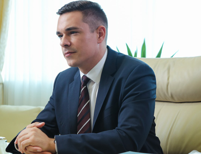 БАЊАЛУКА, 8. ЈАНУАРА /СРНА/ - Министар правде Републике Српске Милош Букејловић изјавио је Срни да је Република Српска држава заснована на владавини права, која има своју територију, институције власти, које демократски бира, као и народ који у те институције вјерује.