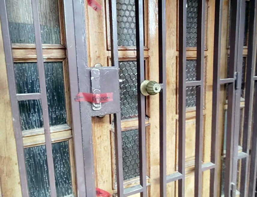 БЕОГРАД, 8. ЈАНУАРА /СРНА/ - Полиција самопроглашеног Косова упала је јутрос у просторије Пореске управе прихода у сјеверној Косовској Митровици.