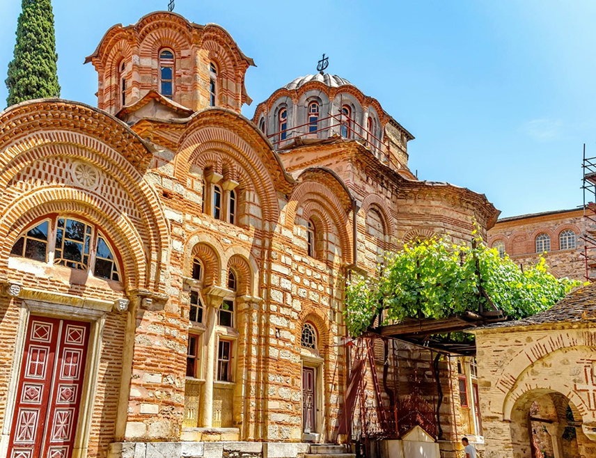 БЕОГРАД, 9. ЈАНУАРА /СРНА/ - Обнова српског манастира Хиландар на Светој Гори биће завршена ове године, изјавио је данас министар без портфеља у Влади Србије задужен за међународну економску сарадњу и друштвени положај цркве у земљи и иностранству Ненад Поповић.