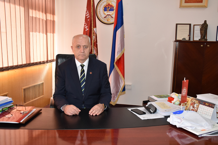 ИСТОЧНО САРАЈЕВО, 9. ЈАНУАРА /СРНА/ - Ректор Универзитета у Источном Сарајеву Милан Кулић честитао је грађанима Републике Српске 9. јануар – Дан Републике, уз поруку да се његовим обиљежавањем изражава поштовање према онима који су животе уткали у њено стварање.