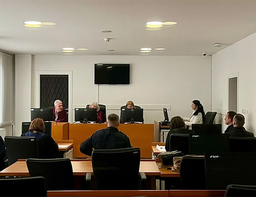 ТУЗЛА, 9. ЈАНУАРА /СРНА/ - Самел Ћатић је пред Кантоналним судом у Тузли у првостепеном кривичном поступку осуђен на 20 година због убиства деведесетогодишње жене чији су иницијали Ј. Ђ. из повратничког села Тумаре код Лукавца, чије тијело до данас није пронађено.