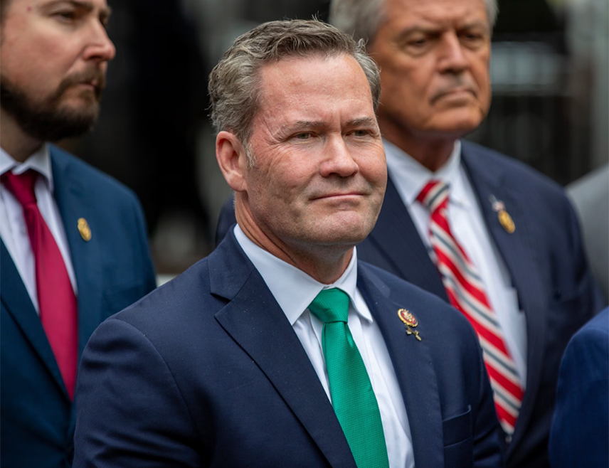 ВАШИНГТОН, 12. ЈАНУАРА /СРНА - РИА Новости/ - У току су припреме за организовање састанка новоизабраног предсједника САД Доналда Трампа и руског предсједника Владимира Путина, изјавио је Трампов савјетник за националну безбједност Мајк Волц.