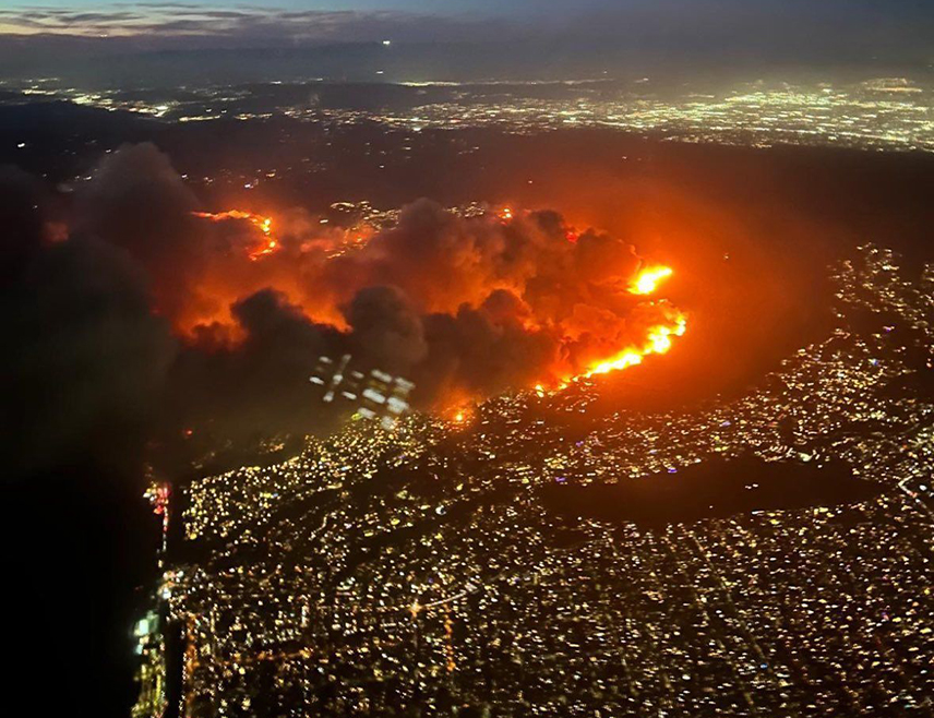 ЛОС АНЂЕЛЕС, 12. ЈАНУАРА /СРНА/ - Пожари у Калифорнији могли би да постану највећа катастрофа у историји САД у смислу разарања и повезаних трошкова, изјавио је гувернер Калифорније Гевин Њусом.