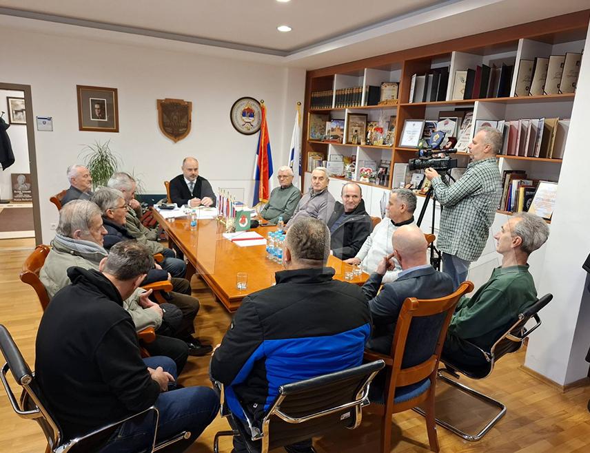 ВИШЕГРАД, 13. ЈАНУАРА /СРНА/ - Општина Вишеград организовала је пријем за одликоване борце Војске Републике Српске поводом Дана Републике Српске, 9. јануара, који је био и прилика да се подсјете подвига српских бораца.