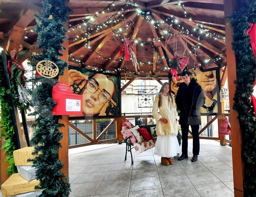 ЗВОРНИК, 13. ЈАНУАРА /СРНА/ - Туристичка организација града Зворника организовала је данас манифестацију "Слатка јануарска чаролија" на градском шеталишту с циљем да употпуни јануарску празничну атмосферу у граду.