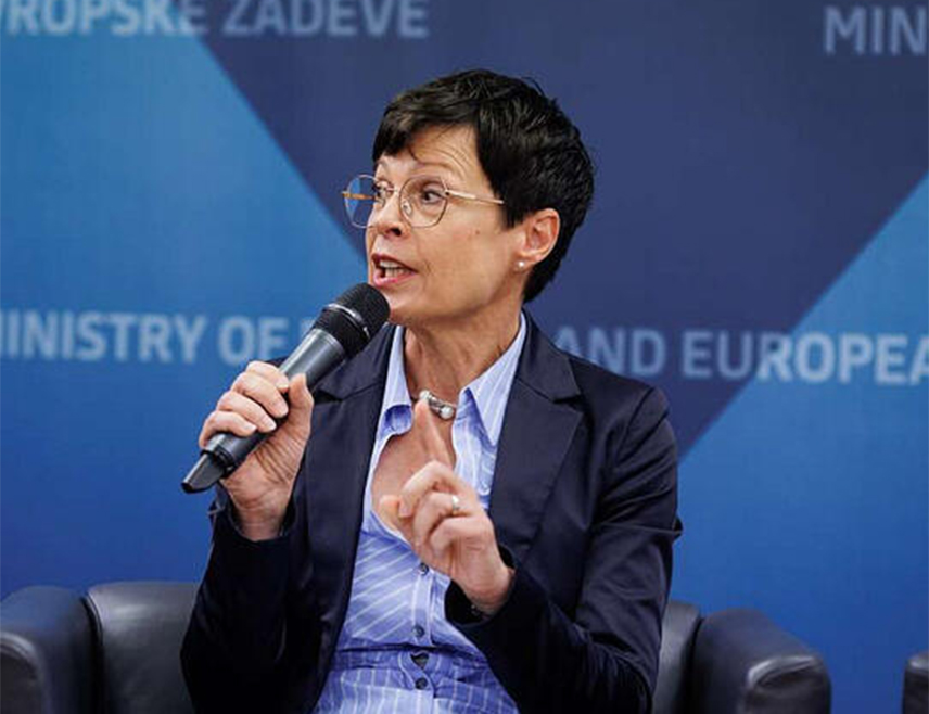 БРИСЕЛ, 14. ЈАНУАРА /СРНА - РИА Новости/ - Европски комесар за проширење Марта Кос поручила је земљама које су кандидати за чланство у ЕУ да у наредних пет година само неколико њих могу да постану пуноправне чланице блока.