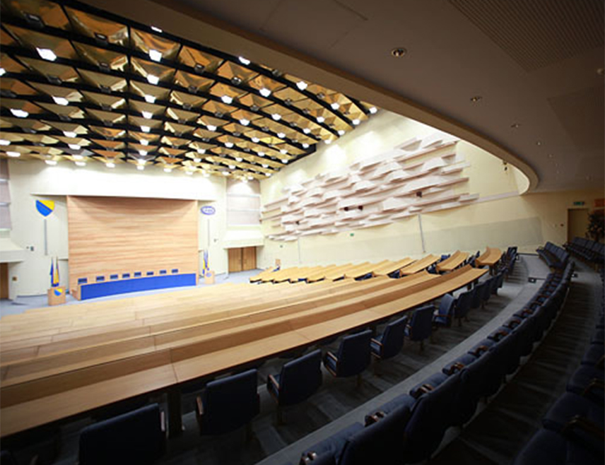 САРАЈЕВО, 16. ЈАНУАРА /СРНА/ - За 23. јануар одгођена је за данас заказана хитна сједница Представничког дома Парламентарне скупштине БиХ на чијем су дневном реду два приједлога закона - о граничној контроли и о заштити личних података БиХ, који су кључни приоритети на европском путу БиХ.