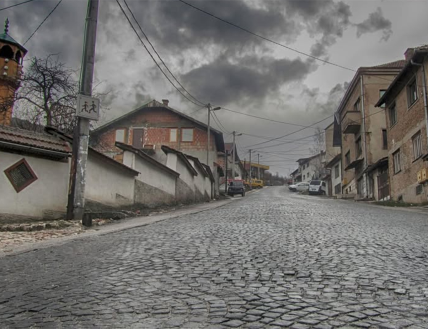 САРАЈЕВО, 16. ЈАНУАРА /СРНА/ - Представници мјештана сарајевског насеља Широкача данас су на протокол општине Стари Град Сарајево предали захтјев за хитан састанак са општинским и вишим органима власти због опасности од клизишта изнад њихових кућа, те поручили да ће блокирати улазе у град ако се не ријеши ситуација.