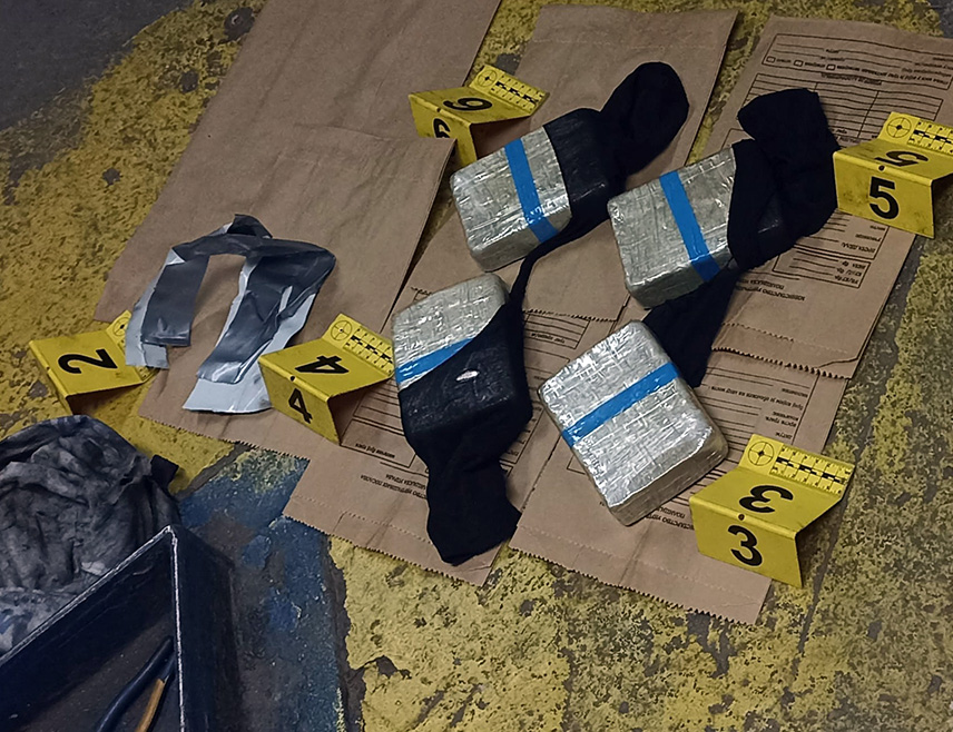 БЕОГРАД, 16. ЈАНУАРА /СРНА/ - Лесковачка полиција ухапсила је мушкарца чији су иницијали Н.З. /42/ из Гњилана, код кога су у аутомобилу пронађена два килограма хероина, изјавио је министар унутрашњих послова Србије Ивица Дачић.