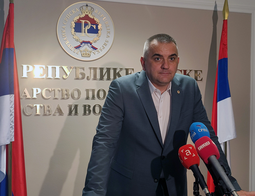 БАЊАЛУКА, 17. ЈАНУАРА /СРНА/ - Министар пољопривреде, шумарства и водопривреде Републике Српске Саво Минић данас ће у Бањалуци одржати конференцију за новинаре о ситуацији у "Шумама Српске".