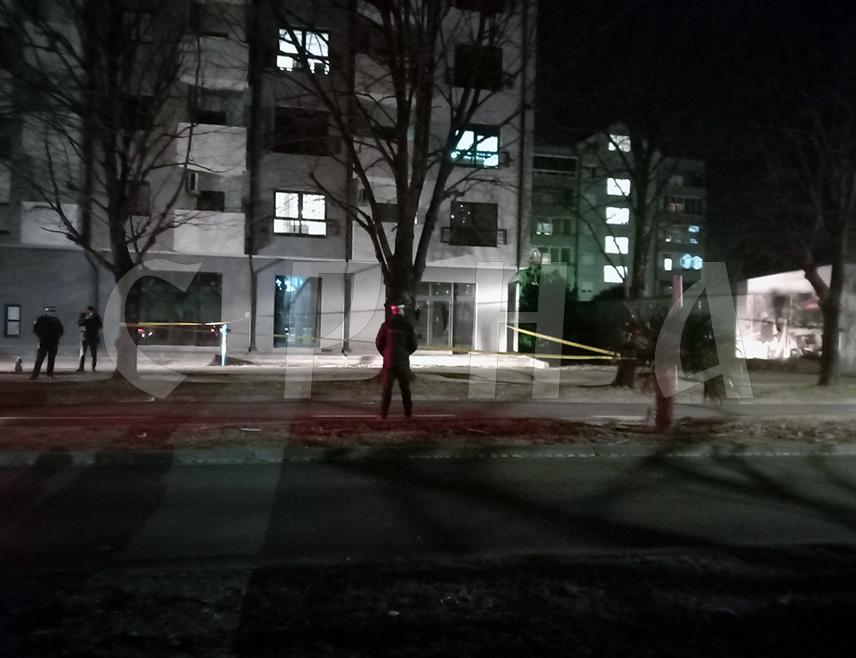 TРЕБИЊЕ, 16. ЈАНУАРА /СРНА/ - Полицијској станици Tребиње вечерас је пријављено да је у Улици Tребињских бригада на травњак између дрвореда бачена експлозивна направа, највјероватније ручна бомба, речено је Срни у Полицијској управи Tребиње.