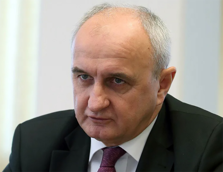 БАЊАЛУКА, 17. ЈАНУАРА /СРНА/ - Министар енергетике и рударства Републике Српске Петар Ђокић изјавио је Срни да је, након неопходних консултација у току јучерашњег дана и јутрос, још једном потврђено да ће се наставити већ раније започете активности преузимања пројекта од компаније "Комсар" и да ће завршетак тог процеса омогућити да се подручје рударског басена "Исток" у Угљевику стави на располагање експлоатацијом угља за потребе постојећег Рудника и Термоелектране "Угљевик".