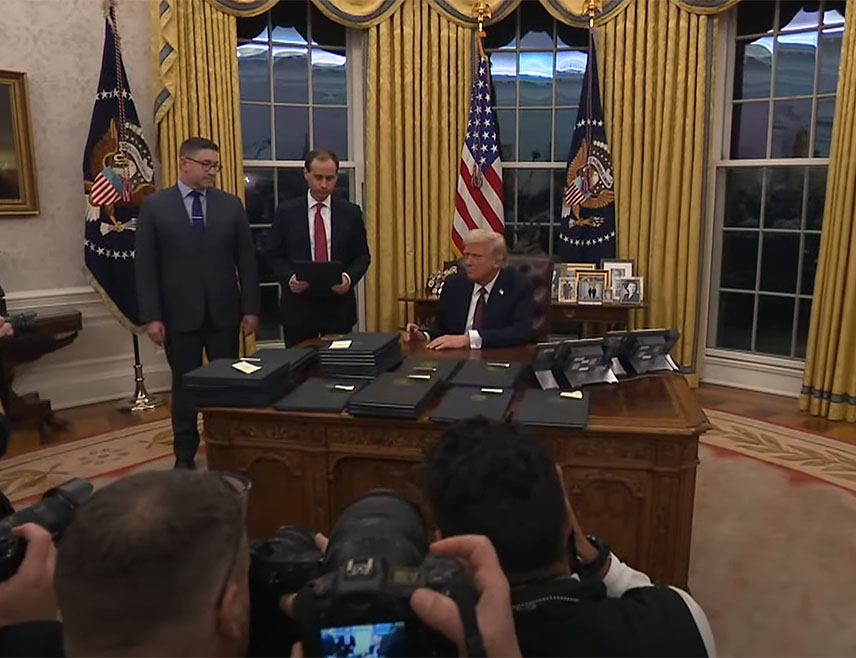 ВАШИНГТОН, 21. ЈАНУАРА /СРНА/ - Предсједник САД Доналд Трамп потписао је указ о слободи говора и укидању цензуре.