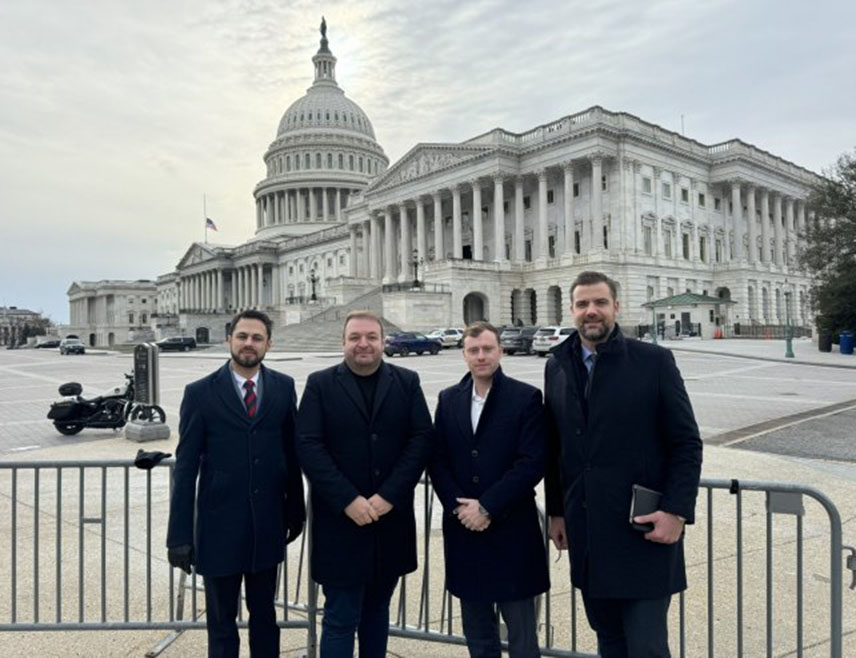 ВАШИНГТОН, 21. ЈАНУАРА /СРНА/ - Делегација Републике Српске састала се данас са послаником Алтернативе за Њемачку /АфД/ у Бундестагу Јаном Венцелом Шмитом у Вашингтону.