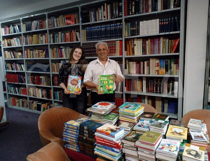 СРБАЦ, 22. ЈАНУАРА /СРНА/ - Народна библиотека Србац ће и ове године поводом светосавских празника, од 27. до 31. јануара, организовати учлањење по цијени од једну КМ.