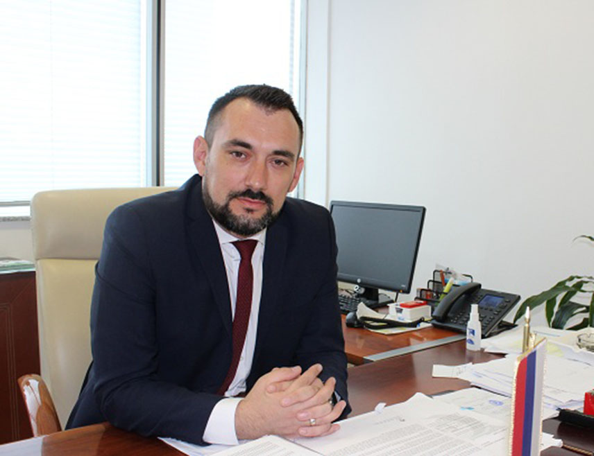 БАЊАЛУКА, 22. ЈАНУАРА /СРНА/ - У Републици Српској је за приоритетне активности у области водопривреде у протеклих шест година уложено више средстава, око 320 милиона КМ, него у претходних 20 година, изјавио је Срни помоћник министра за водопривреду Српске Милан Гаврић.