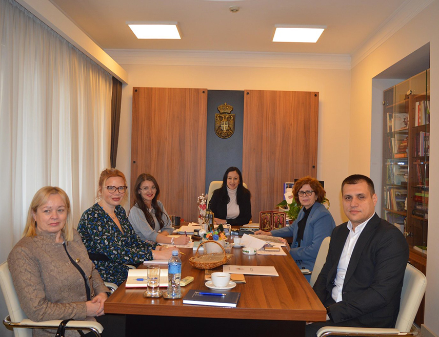 БАЊАЛУКА, 22. ЈАНУАРА /СРНА/ - Министри управе и локалне самоуправе Републике Српске и Србије, Сенка Јујић и Јелана Жарић Ковачевић, разговарале су у Београду о корацима који ће бити предузети ради учвршћивања односа и достизања обостраних циљева и интереса.