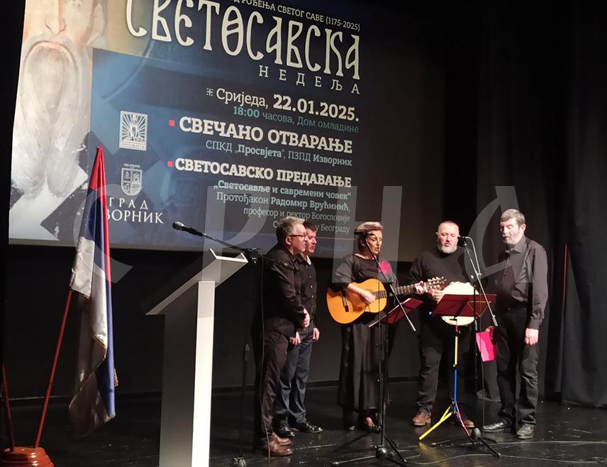 ЗВОРНИК, 22. ЈАНУАРА /СРНА/ - "Светосавска недјеља" почела је вечерас у Зворнику, а овом манифестацијом обиљежава се и 850 година од рођења духовног родоначелника српског рода Светог Саве.