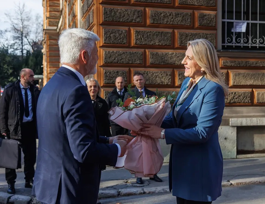 САРАЈЕВО, 23. ЈАНУАРА /СРНА/ - Српски члан и предсједавајућа Предсједништва БиХ Жељка Цвијановић пожељела је добродошлицу предсједнику Чешке Петру Павелу и захвалила за ову веома важну посјету.