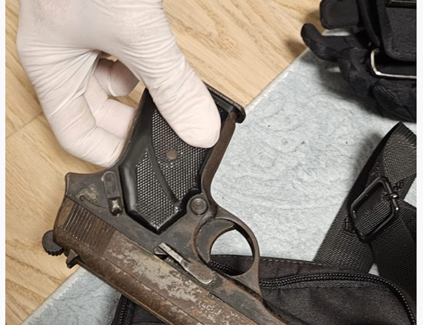 БЕОГРАД, 23. ЈАНУАРА /СРНА/ - Полиција у Србији ухапсила је тројицу осумњичених за тешко убиство Александра Јуришића у Сремској Митровици, међу којима је и држављанин БиХ, који се сумњичи да помогао извршиоцу послије почињеног убиства.