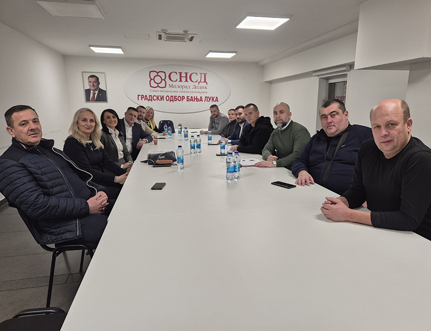 БАЊАЛУКА, 23. ЈАНУАРА /СРНА/ - Љубо Нинковић биће кандидат СНСД-а за предсједника Скупштине града Бањалука, одлучио је вечерас бањалучки Клуб одборника ове странке.