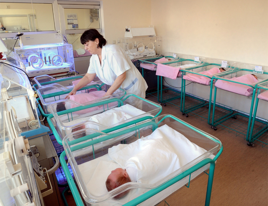 БИЈЕЉИНА, 24. ЈАНУАРА /СРНА/ - У породилиштима у Републици Српској у протекла 24 часа рођене су 22 бебе, 13 дјечака и девет дјевојчица, потврђено је Срни у породилиштима.