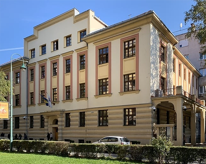 САРАЈЕВО, 24. ЈАНУАРА /СРНА/ - Бивши начелник сарајевске општине Стари град Ибрахим Хаџибајрић правоснажно је осуђен на пола године затвора због кривичног дјела повреда права из радног односа, уз истовремену забрану обављања начелничке позиције четири године након правоснажности пресуде, потврђено је из Тужилаштва Кантона Сарајево.