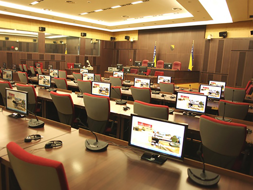 САРАЈЕВО, 24. ЈАНУАРА/СРНА/ - Суд БиХ прихватио је приједлог Тужилаштва БиХ и продужио притвор за два мјесеца Ненаду Нешићу, Младену Лучићу и Милану Дакићу, саопштено је из Суда.