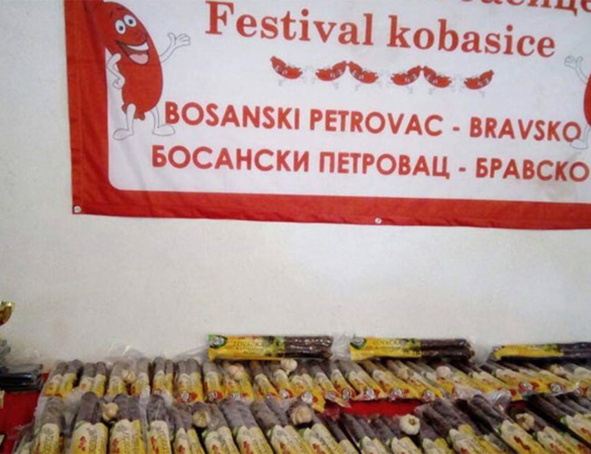 БОСАНСКИ ПЕТРОВАЦ, 24. ЈАНУАРА /СРНА/ - У Бравску код Босанског Петровца данас је отворен десети јубиларни Фестивал грмечке кобасице који организује Удружења грађана "Рурални развој" Дринић.