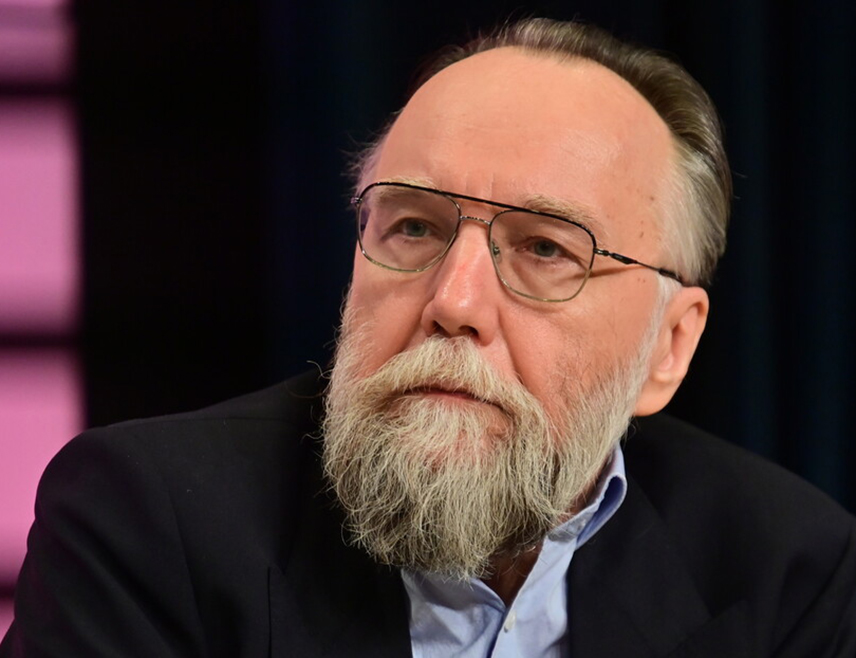 МОСКВА, 25. ЈАНУАРА /СРНА/ - Идеолошки раскол држава ЕУ и САД произилази из одлука америчког предсједника Доналда Трампа о цензури и родовима, сматра руски филозоф, политиколог и социолог Александар Дугин.