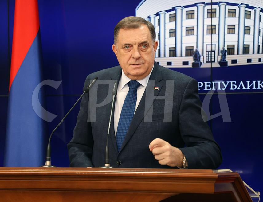 БАЊАЛУКА, 25. ЈАНУАРА /СРНА/ - Предсједник СНСД-а Милорад Додик изјавио је да су све одлуке које је Представнички дом Парламентране скупштине БиХ донио након смјене Небојше Радмановића противуставне и најавио да ће СНСД предложити да Бранислав Бореновић буде изабран за члана Колегијума овог дома како би се створили формални услови за његов рад.