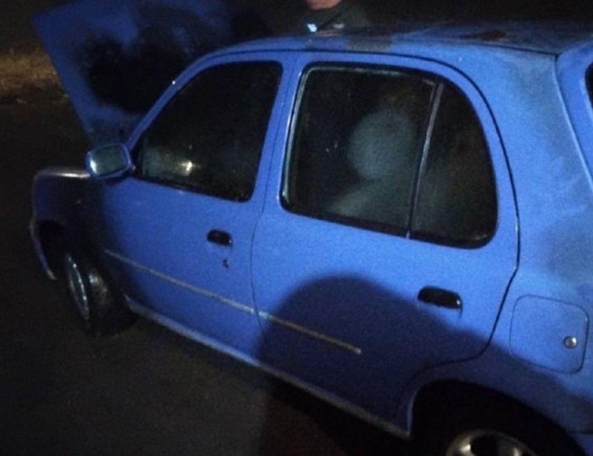 БЕОГРАД, 26. ЈАНУАРА /СРНА/ - Непознате особе бациле су молотовљев коктел испред породичне куће Петра Поповића у Ранилугу, чија је супруга Александра члан Општинске изборне комисије на предстојећим изборима испред Српске листе, при чему је изгорио њихов аутомобил, саопштила је данас Српска листа.