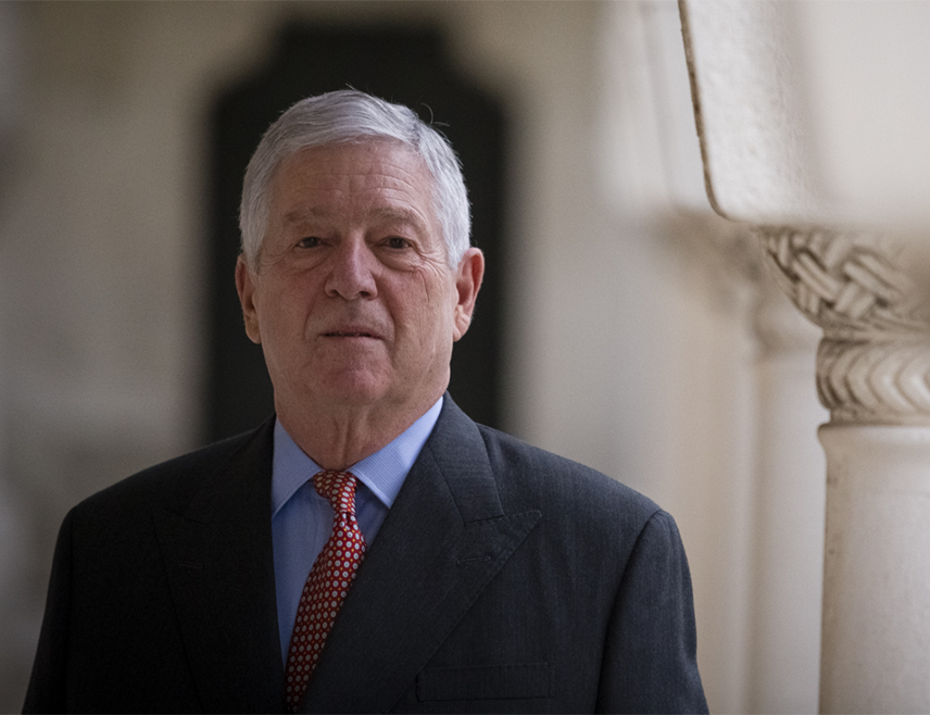 БЕОГРАД, 27. ЈАНУАРА /СРНА/ - Принц Александар Карађорђевић изразио је дубоку забринутост због растућих тензија и подјела у друштву у Србији, те позвао све да на данашњи велики празник Светог Саве оставе по страни разлике и посвете се конструктивном дијалогу, а политичке лидере да раде на јединству и помирењу.