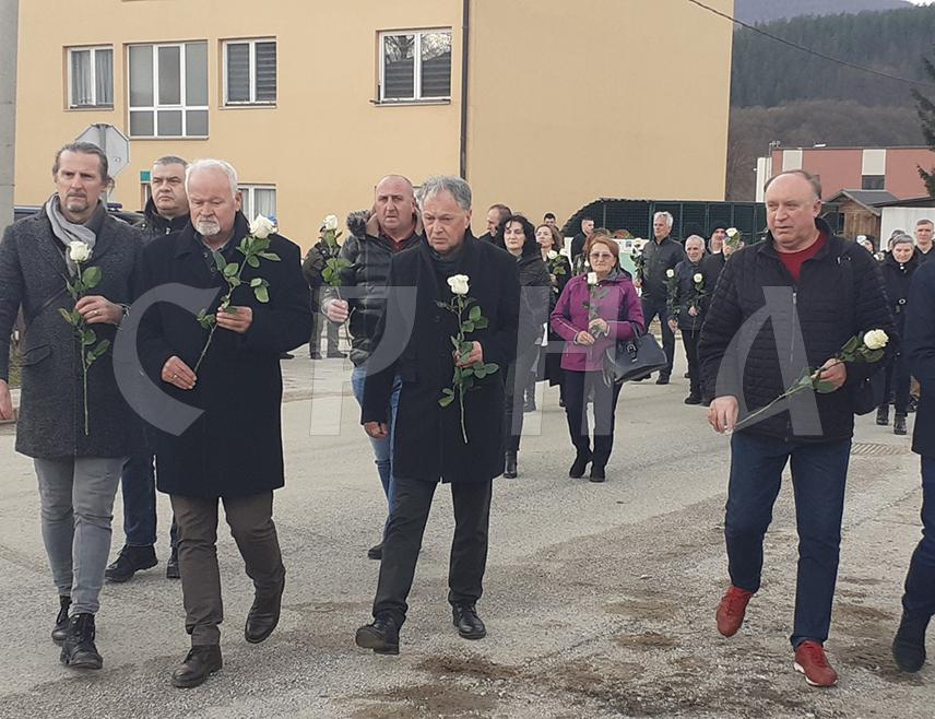 ХАЏИЋИ, 27. ЈАНУАРА /СРНА/ - Предсједник Савеза логораша Републике Српске Анђелко Носовић рекао је данас да је злогласни логор "Силос" у Тарчину отворен почетком 1992. године када рат у БиХ још није ни почео и да су ту убијани невини цивили, само зато што су били Срби.